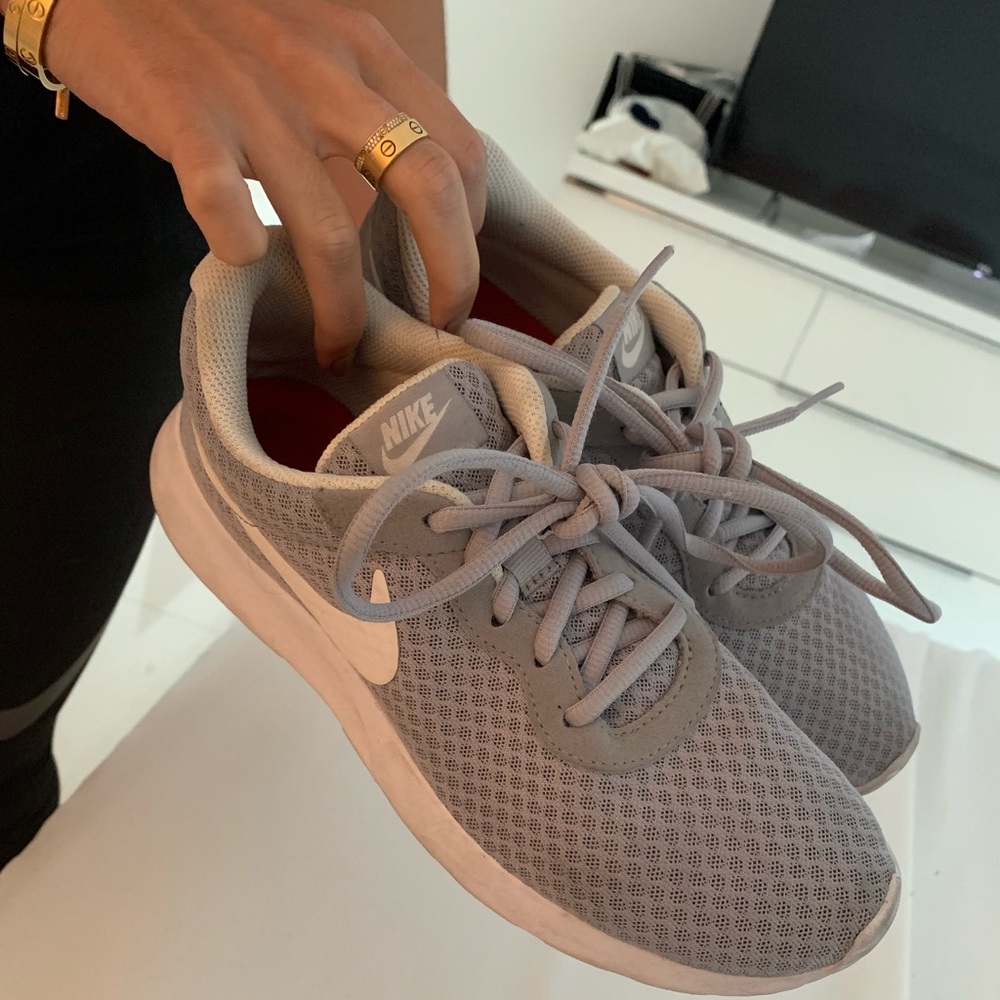 Nike Running Shoes - Picture 2 of 3